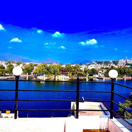The New Lake Front Bed & Breakfast Udaipur Exterior photo